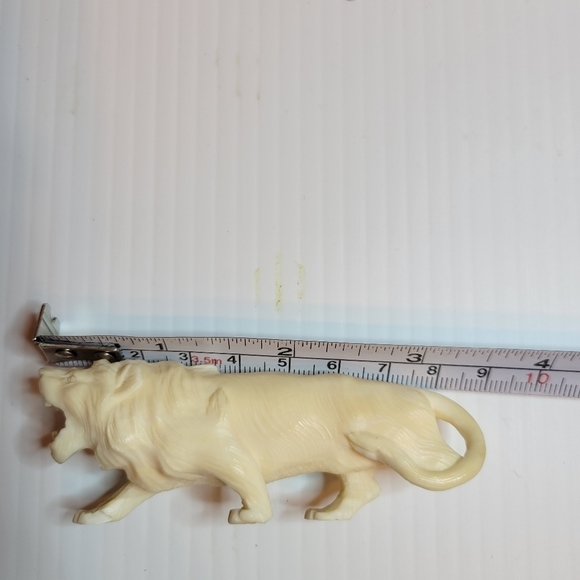 Vintage Rare carved lion  body figurine statue collectors piece - Picture 6 of 8